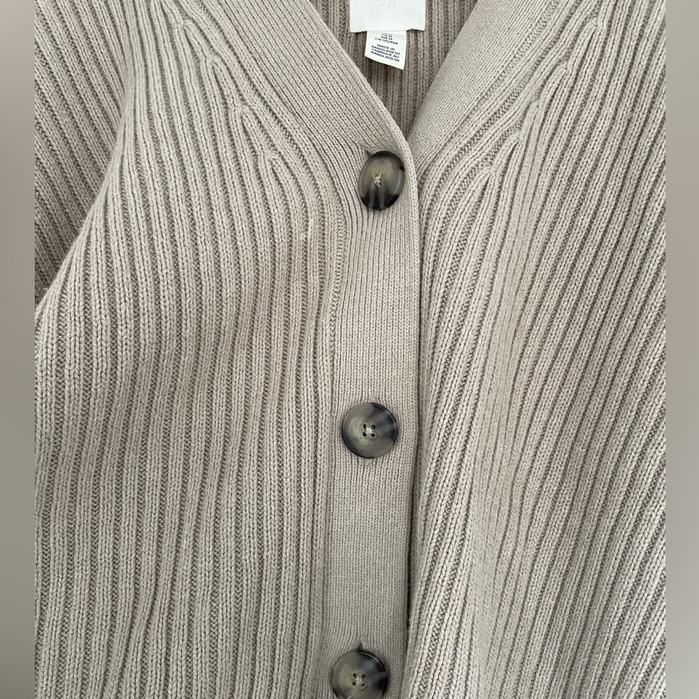 Ribbed Grey Button-Up Cardigan - Picture 2 of 2